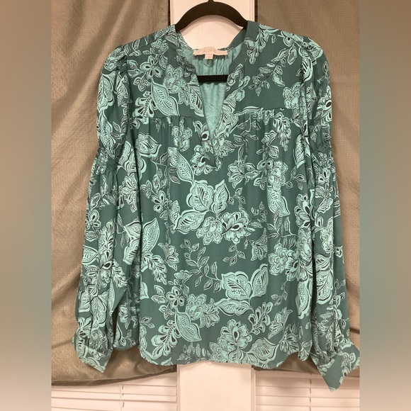 LOFT - Soft Green/Teal Floral Popover Blouse with Smocked Sleeves, Size Large - Picture 9 of 11